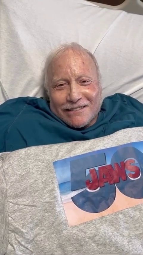 SharkCon shark_con A message from Richard Dreyfuss. Learn more at www.SharkCon.com All prepaid autographs and photo ops will be automatically refunded. It will take 5-10 business days plus what your bank takes to process. We are sorry for any inconvenience. Thank you. Edited ? 4h 2 days ago