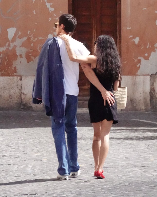 BGUK_3349977 - *PREMIUM-EXCLUSIVE* Rome, ITALY MUST CALL FOR PRICING BEFORE USAGE - STRICTLY NOT AVAILABLE FOR ONLINE USAGE UNTIL 22:30 PM UK TIME ON 13/09/2025 - 'Sign of the Times'?? New Couple Harry Styles and Zoe Kravitz are seen packing on the PDA during a stroll through the eternal city of Rome, Italy. With their blossoming new romance in full swing, the pair were seen walking through the pictureque city entering a few boutique shops spending time together on their Italian getaway. Harry, the 31-year old British Singer and Actor and formerly of One Direction fame literally couldn't take his hands off the 36-year old American actress and singer, placing his hand on Zoe's derriere in true affectionate style! Pictured: Harry Styles - Zoe Kravitz BACKGRID UK 12 SEPTEMBER 2025 UK: +44 208 344 2007 / uksales@backgrid.com USA: +1 310 798 9111 / usasales@backgrid.com *Pictures Containing Children Please Pixelate Face Prior To Publication*