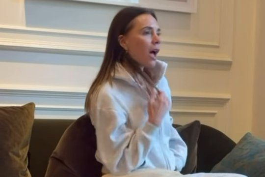 Victoria and Cruz Beckham Duet singing Viva Forever